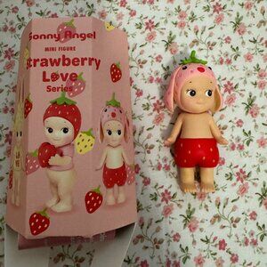 Sonny Angel Strawberry Love Series